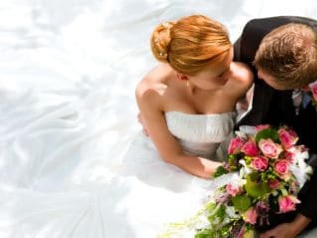 Koszt rejestracji małżeństwa na miejscu Gdzie zorganizować ślub z rejestracją poza siedzibą