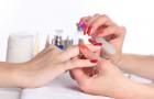 Manicure: procedura i małe sztuczki Technologia manicure