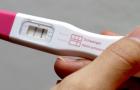 Pozytywny test w czasie ciąży: jak to wygląda we wczesnych stadiach, jakie są przyczyny fałszywie dodatniego wyniku?