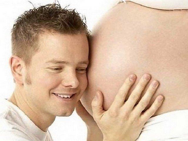 妊娠中の最初の胎動